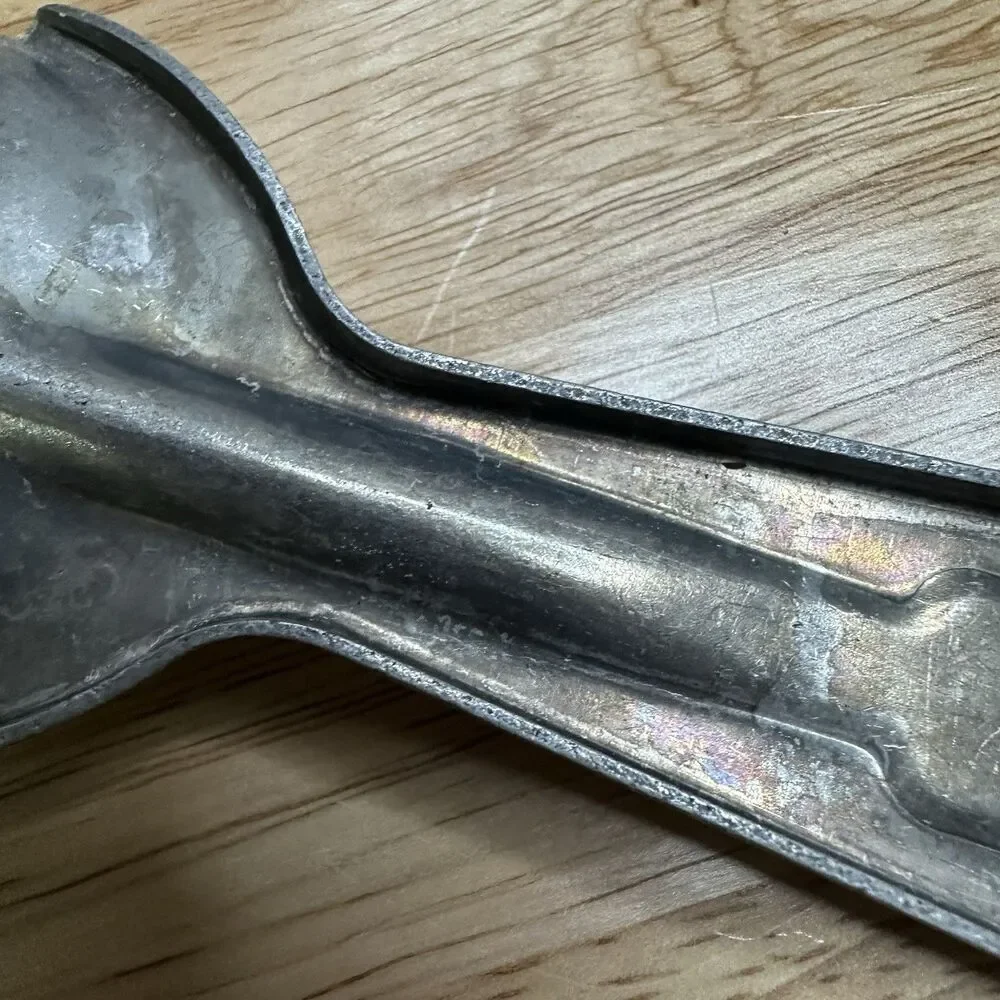 Unbranded vintage aluminum